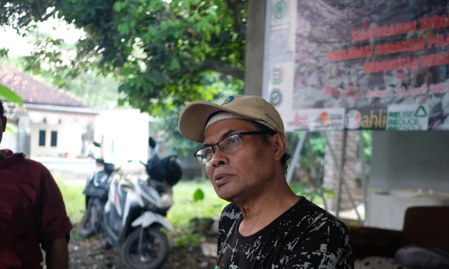 Suyoto serta Jalur Sepi Mendampingi Para Pemulung
